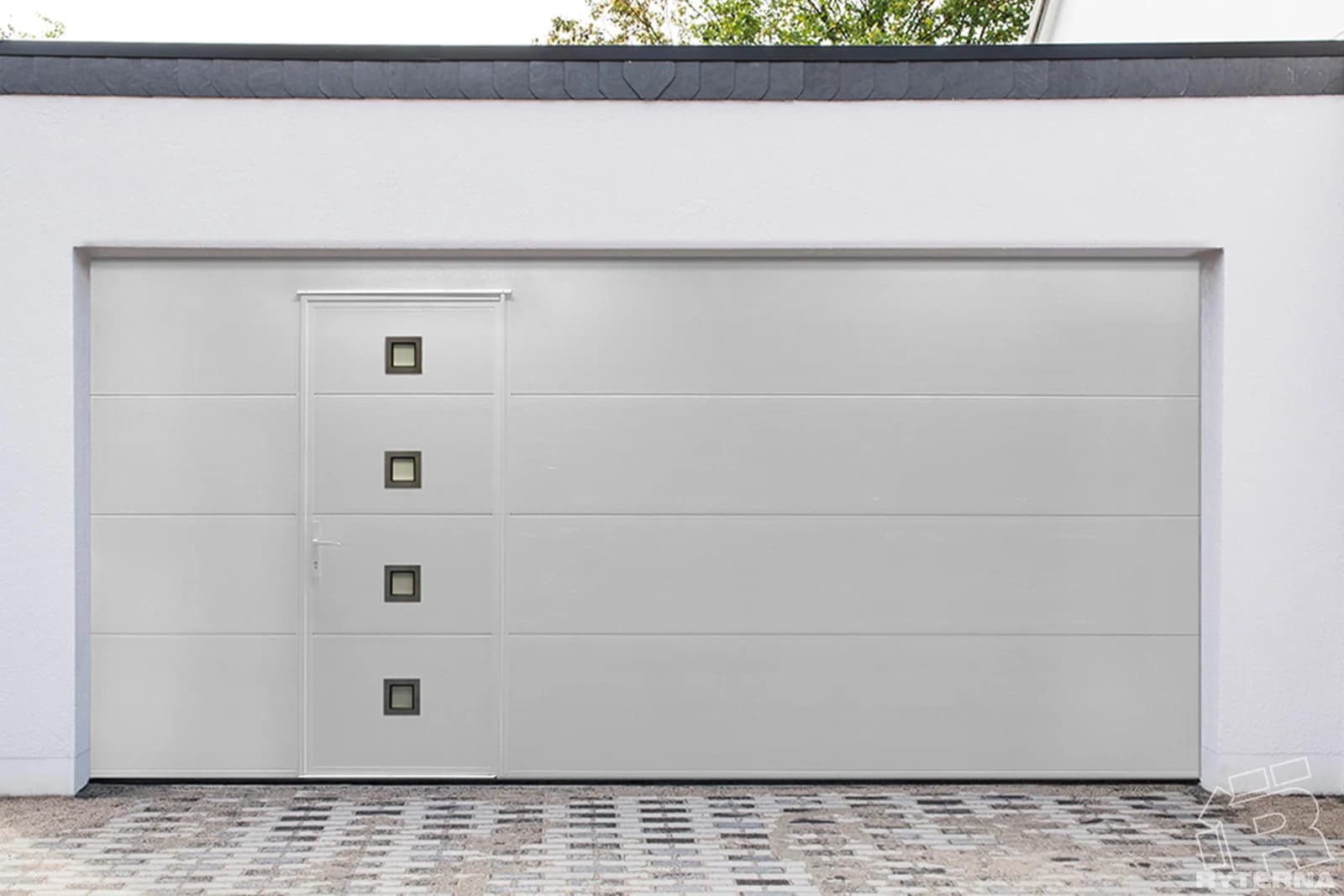 Ryterna integrated pass door