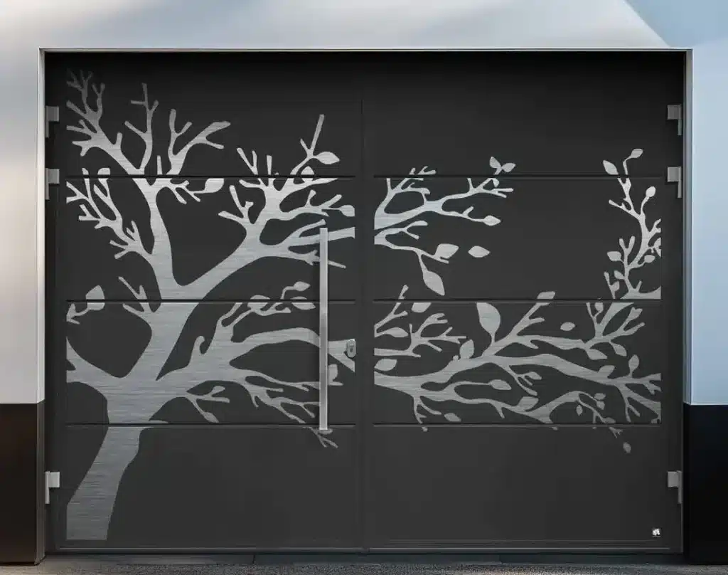 Side-hinged Ryterna garage door installed in Saskatoon